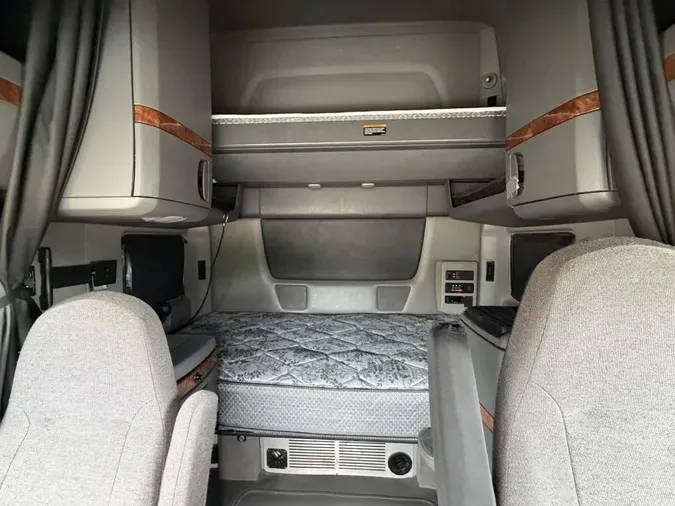 2022 International LT625