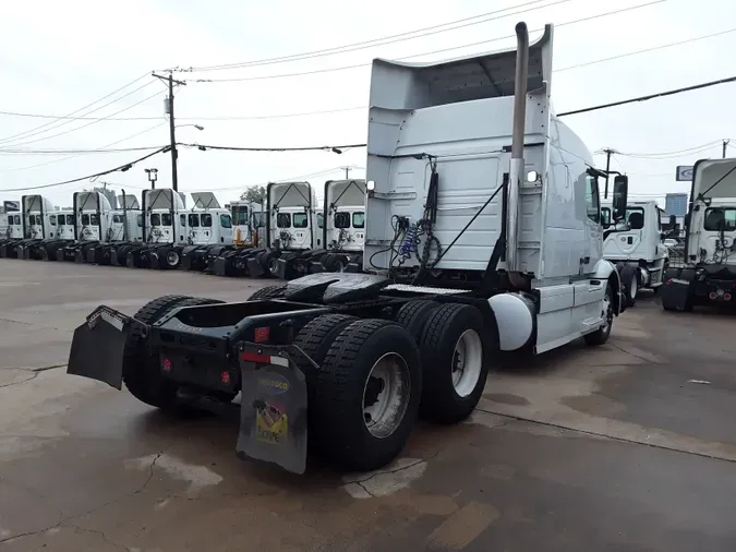 2019 VOLVO VNR64T-640