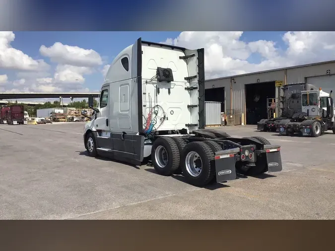 2022 Freightliner Cascadia 126