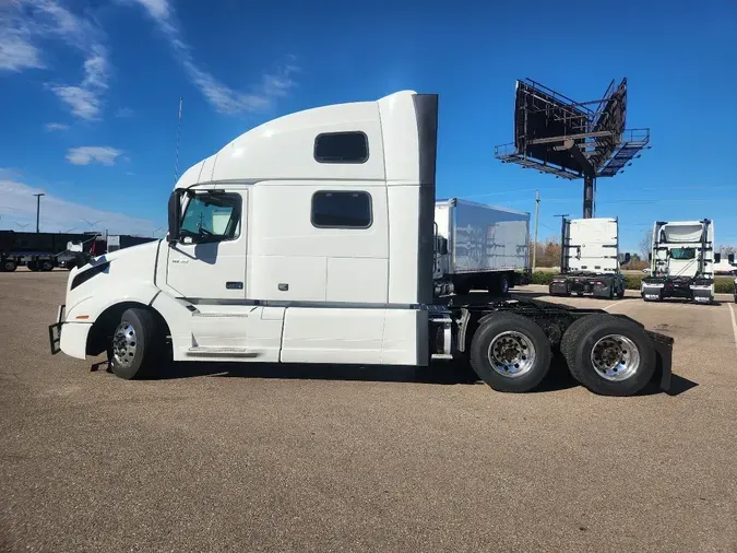 2023 VOLVO VNL64T860