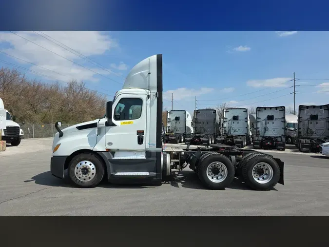 2019 Freightliner Cascadia 126