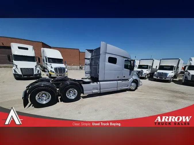 2022 VOLVO VNL740