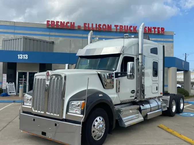 2023 Kenworth W99025cce18b358920b631b47cf039b28c8d