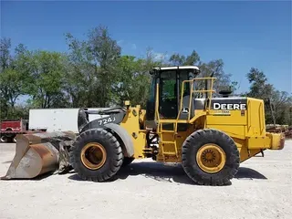 2006 DEERE 724J