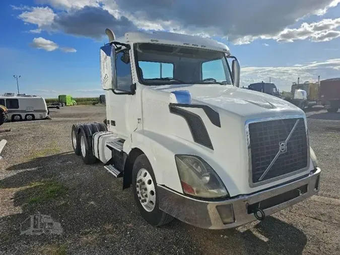 2012 VOLVO VNL64T300