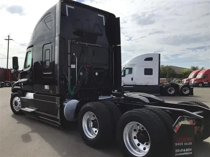 2020 FREIGHTLINER CASCADIA