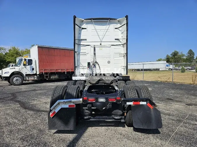 2019 VOLVO VNL64T760