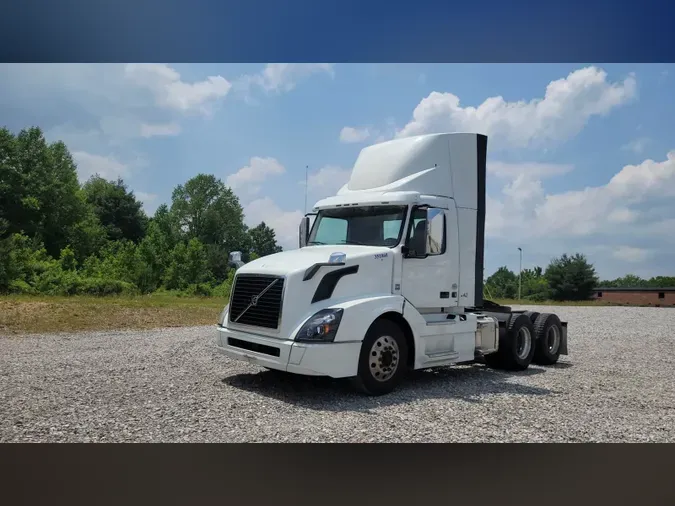 2018 Volvo VNL300
