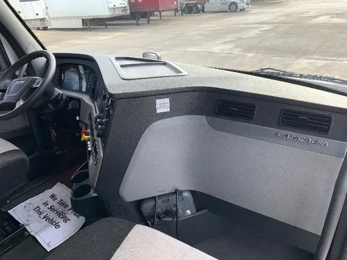 2019 Freightliner T12664ST