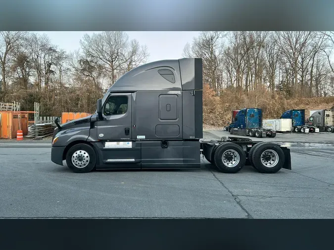 2023 Freightliner Cascadia 12625d48ad0895d5708ec1b1a1e2ee8cc2f