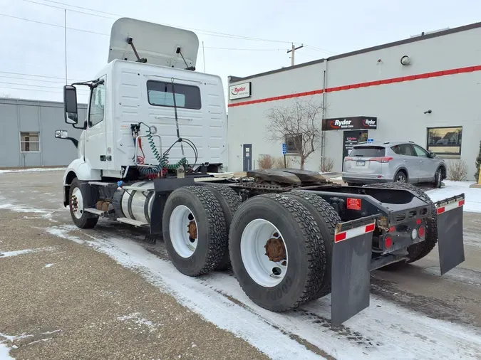 2019 VOLVO VNL64T-300