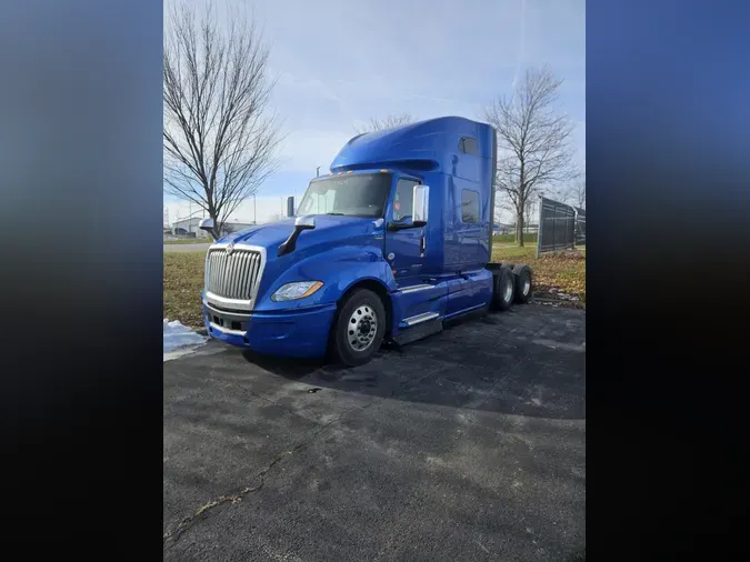 2022 International LT625