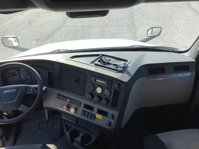 2021 Freightliner Cascadia 12625ddc97baccc3a223611e517d7d079bd