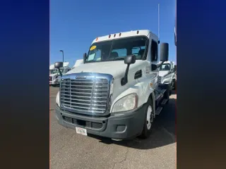 2013 FREIGHTLINER/MERCEDES CASCADIA 113