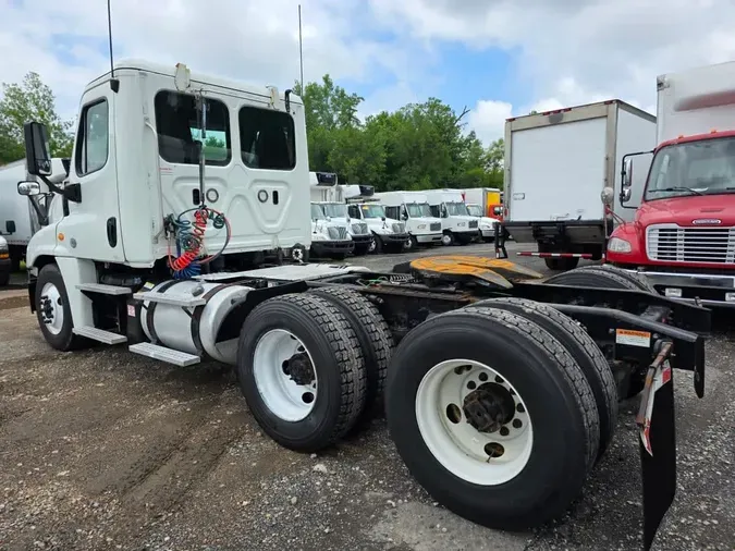 2019 FREIGHTLINER CASCADIA 125