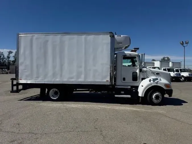 2018 Peterbilt 325