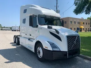 2019 VOLVO VNL64760