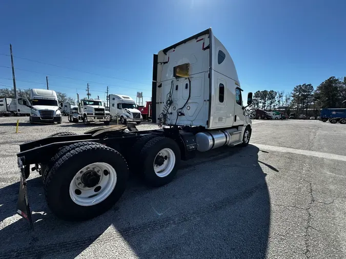 2019 Freightliner Cascadia 126