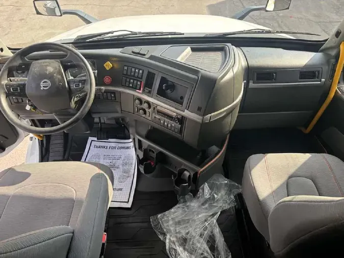 2022 VOLVO VNL64T74025e71fef283057af2d9264ee6f2c3cea