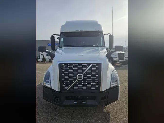 2023 VOLVO VNL64T760