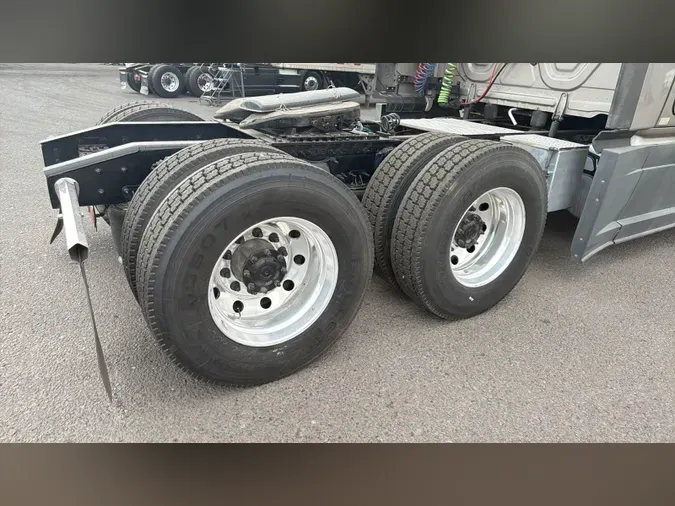 2025 Freightliner Cascadia 126