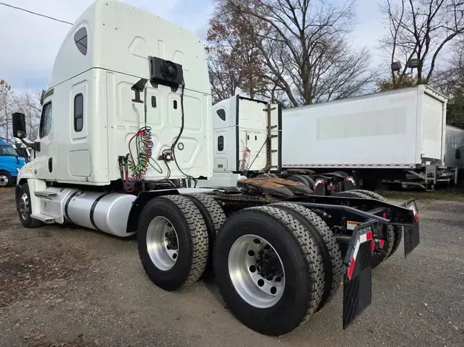 2020 FREIGHTLINER/MERCEDES CASCADIA 12525e93155501837a7e2b632a087b82d02