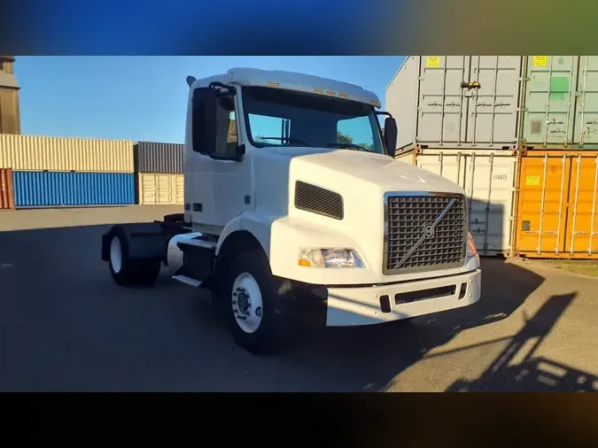 2014 VOLVO VNM42TRACTOR25e93d1e7e902dd2278c2d58ab65e0c7