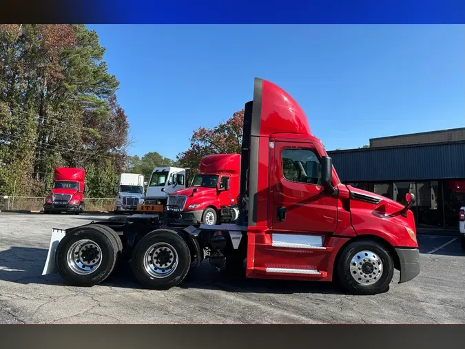 2021 FREIGHTLINER CASCADIA 126