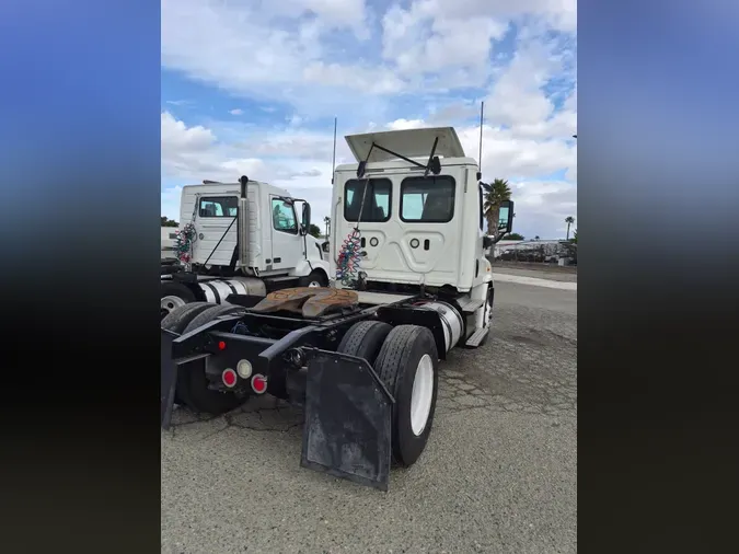 2018 FREIGHTLINER/MERCEDES CASCADIA 113