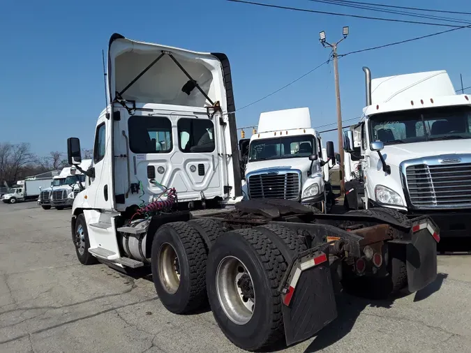 2017 FREIGHTLINER/MERCEDES CASCADIA 125