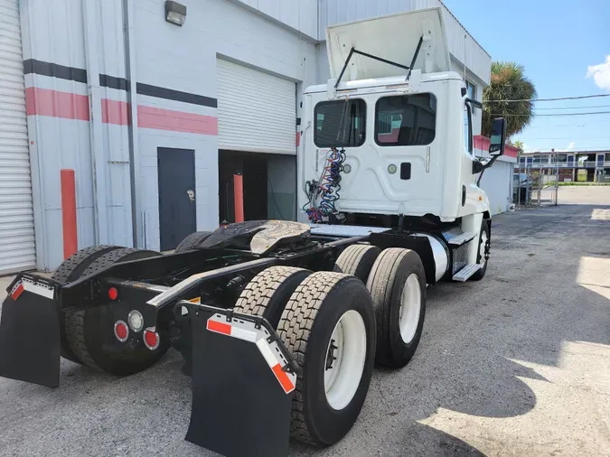 2016 FREIGHTLINER/MERCEDES CASCADIA 125