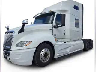 2022 International LT625