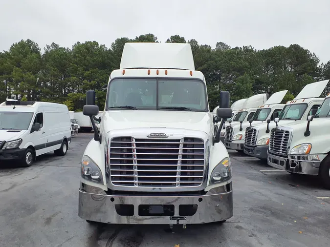 2019 FREIGHTLINER/MERCEDES CASCADIA 125