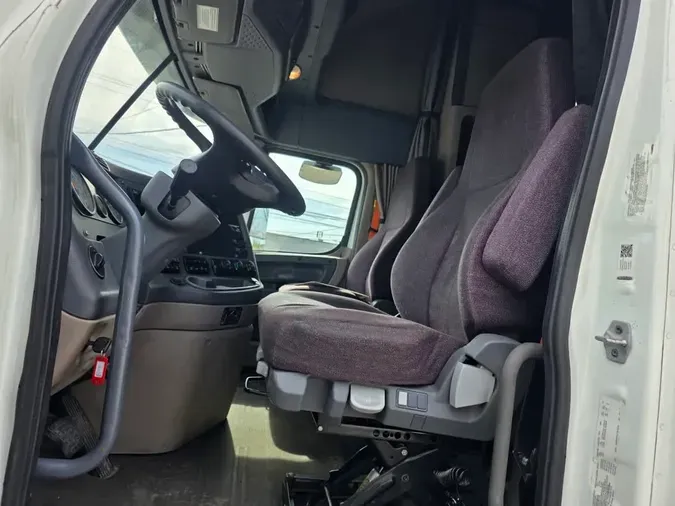 2020 FREIGHTLINER/MERCEDES CASCADIA 12525f4373972c09232cca760f1e15e677d