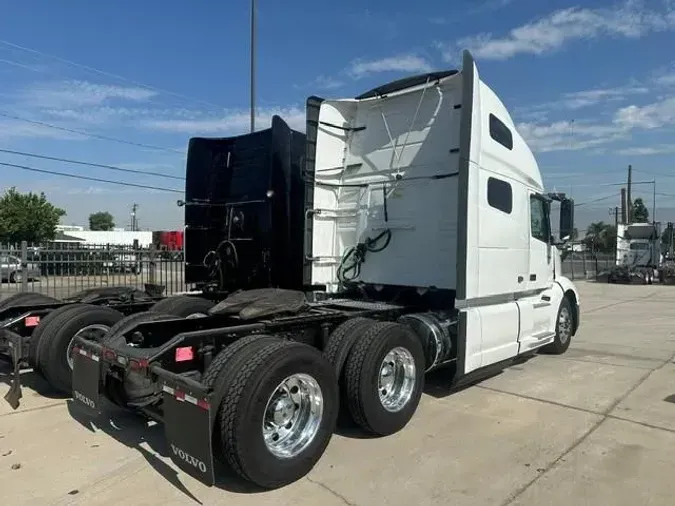 2022 Volvo VNL64T760