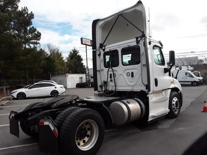 2018 FREIGHTLINER/MERCEDES CASCADIA 113