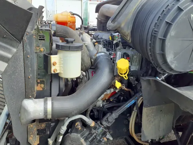 2019 NAVISTAR INTERNATIONAL RH613 DAYCAB S/A