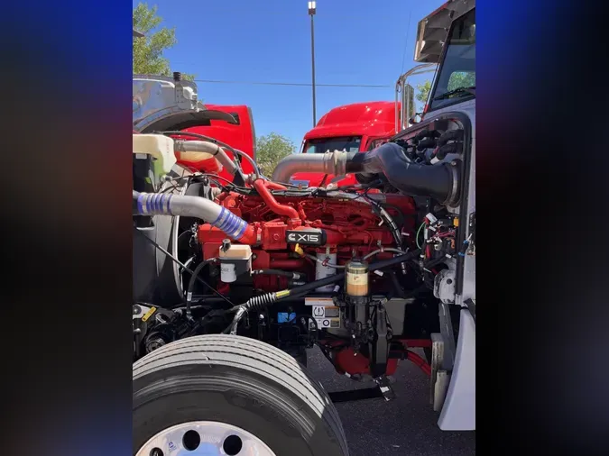 2023 Peterbilt 389