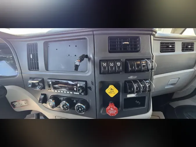 2022 Peterbilt 579