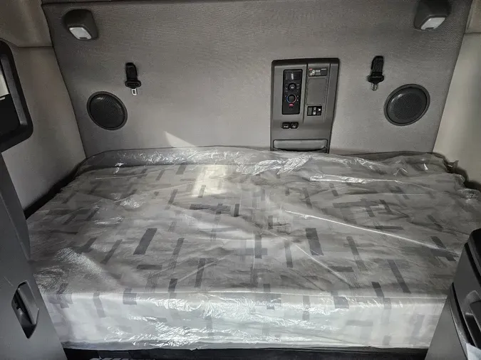 2024 VOLVO VNL64T7602613ed87ebd75201584e5a6c2f1a5df5