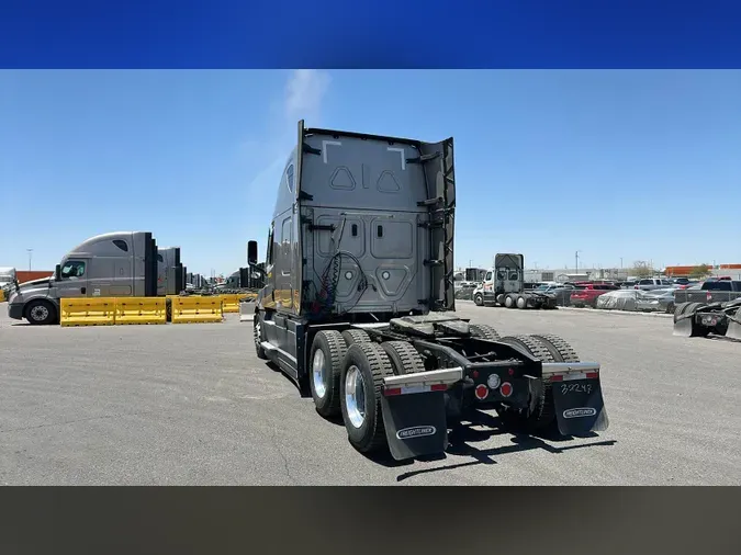 2024 Freightliner Cascadia 126