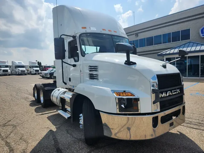2020 MACK AN64T