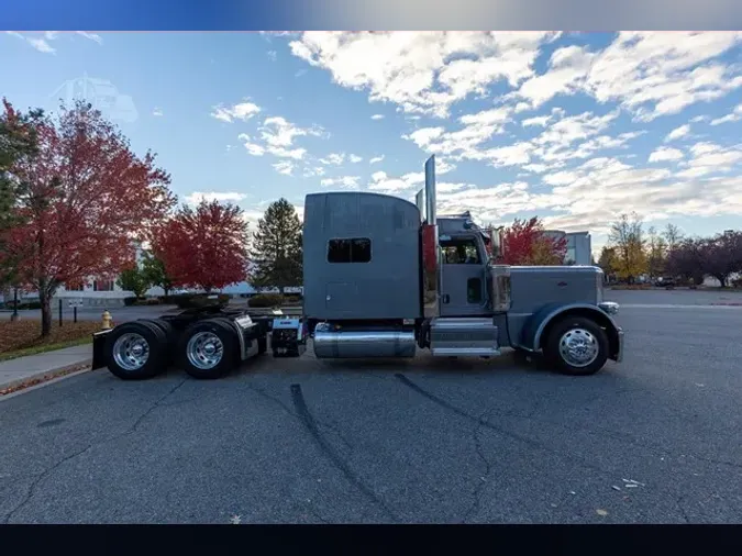 2022 PETERBILT 389