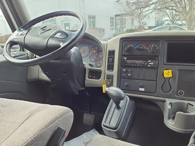 2017 NAVISTAR INTERNATIONAL 4300