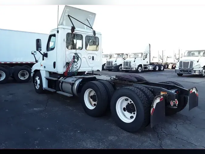 2019 FREIGHTLINER/MERCEDES CASCADIA 125