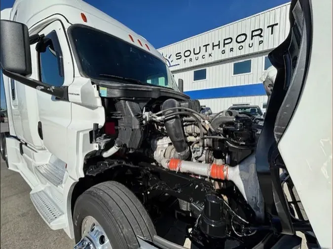2021 Freightliner Cascadia 126