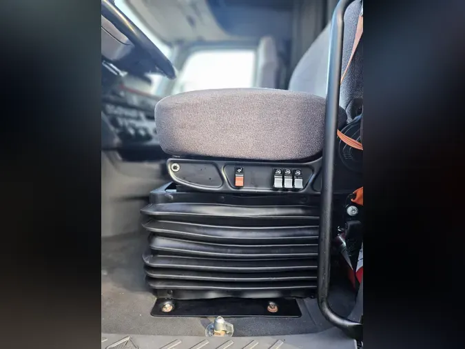 2022 International LT625262879e6e3a2026ae7045191691fe49c