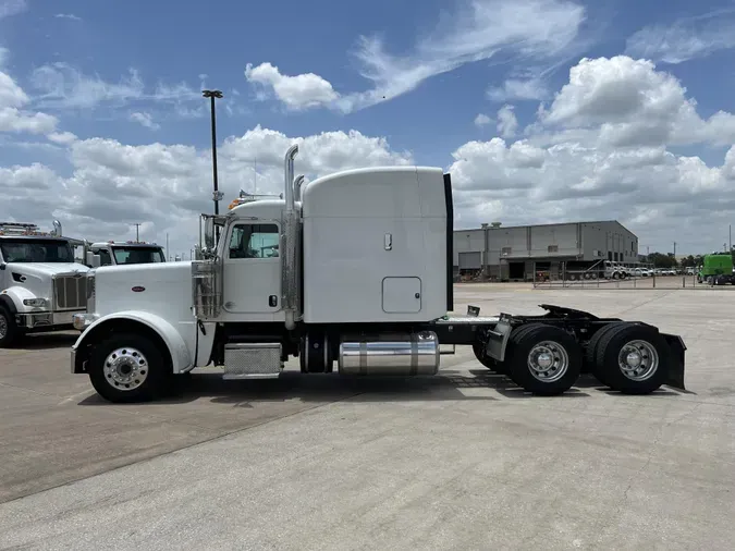 2020 Peterbilt 389