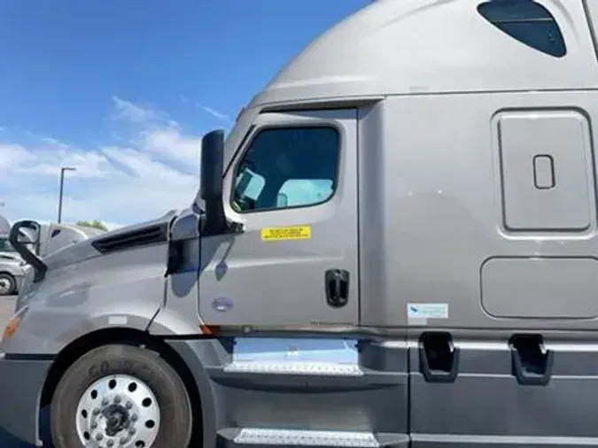 2023 Freightliner Cascadia