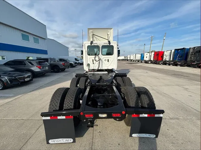 2020 FREIGHTLINER CASCADIA 126